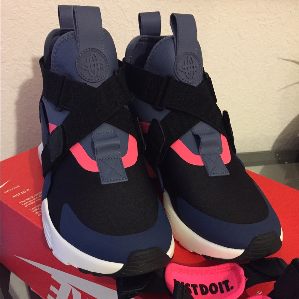 Nike Women's Athletic Shoes - Black, Pink, and Blue